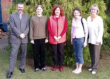 Das Foto zeigt (v.l.n.r.): Theo Dahlheimer, John David Matters, Monika Griefahn, Ashley Beek und Bärbel Behneke