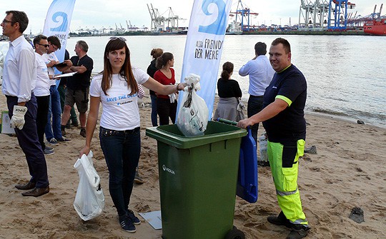 Garbage collection event organized by the non-profit “AIDA – Friends of the Seas”