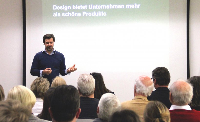 Sören Jungclaus, giving a speech at the Buchholz-based incubator ISI .